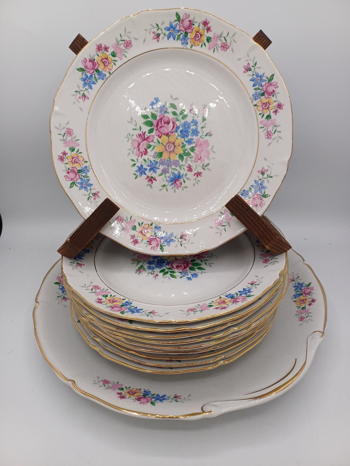 Lot de 11 Assiettes à Dessert + 1 Plat à Gâteau – Porcelaine Opaque – Céranord AR CONCEPT